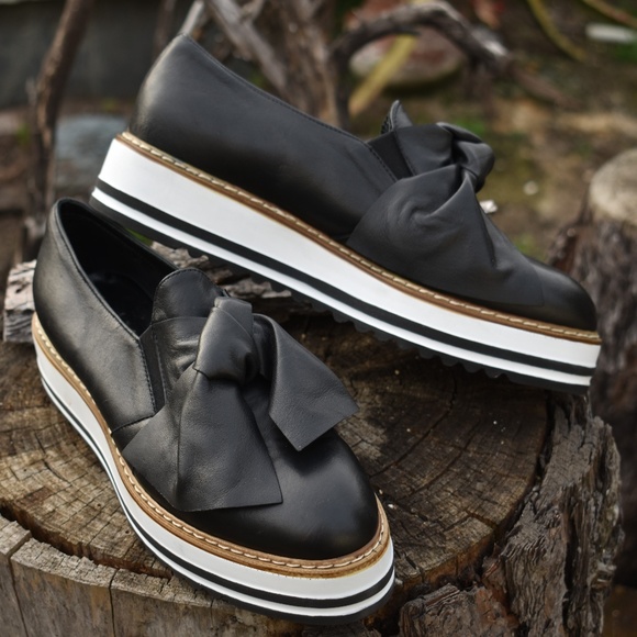 summit white mountain shoes